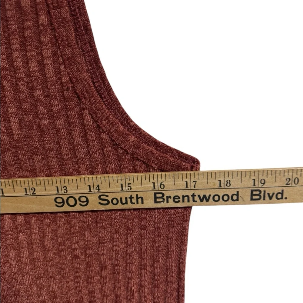 ASTR The Label Rust Ribbed Sleeveless Turtleneck Top Small - Picture 6 of 9